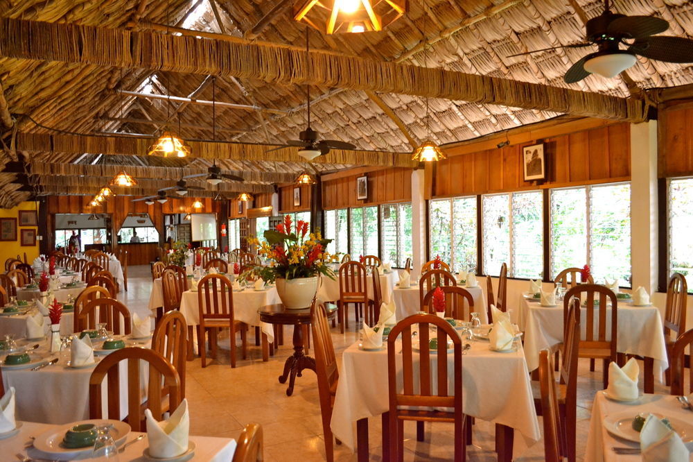 Hotel Jungle Lodge Тикаль Экстерьер фото