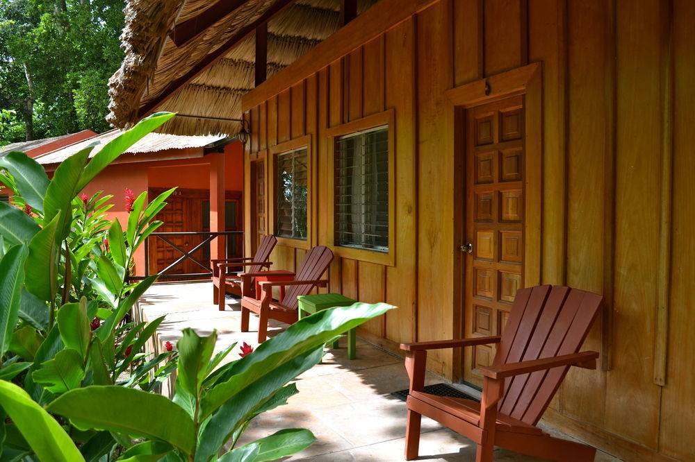 Hotel Jungle Lodge Тикаль Экстерьер фото