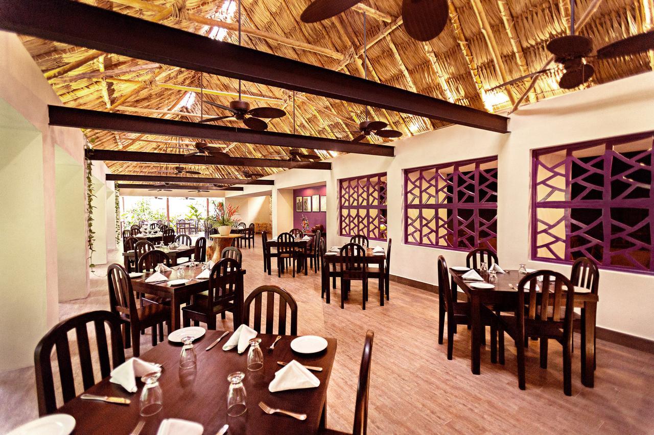 Hotel Jungle Lodge Тикаль Экстерьер фото